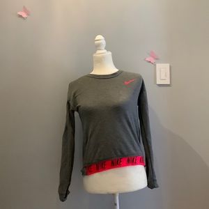 Nike girls pullover sweatshirt with pink rim